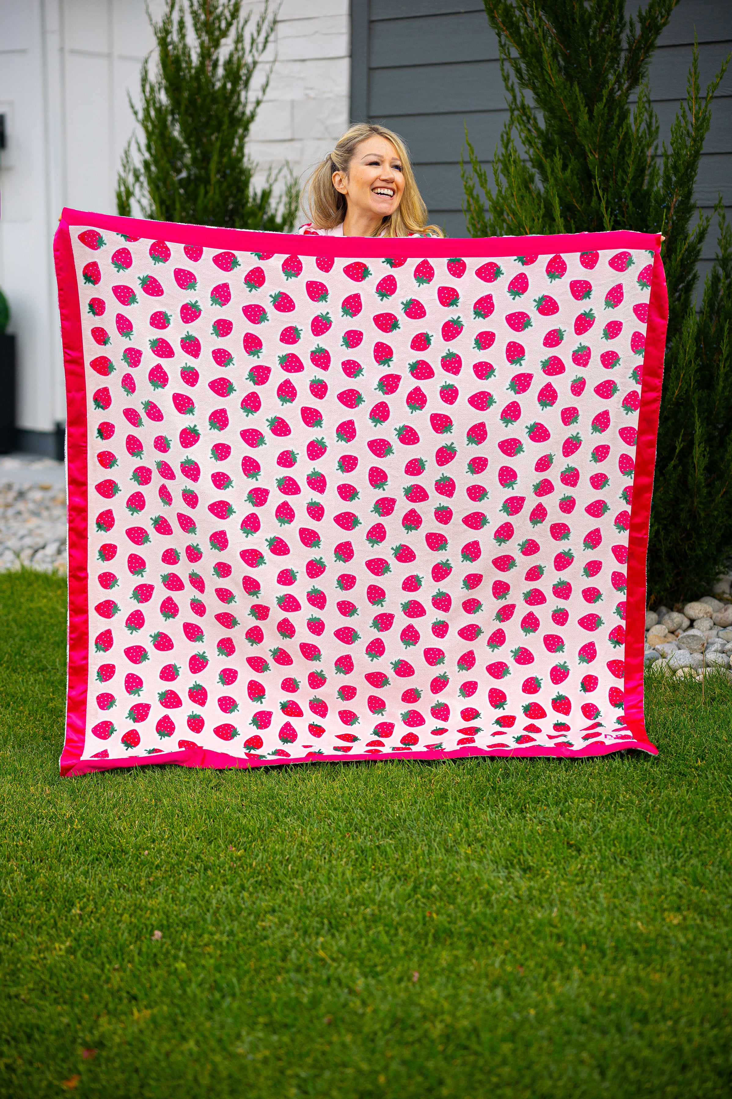 Dog Blanket | Cutie Frutti, Strawberry