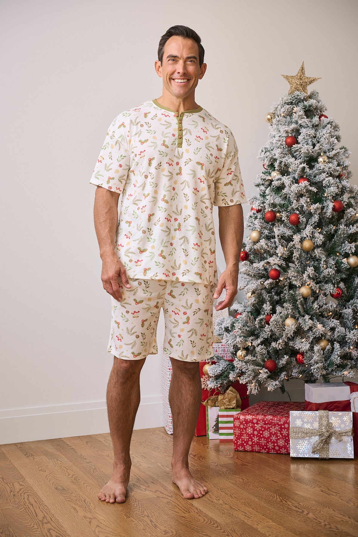 Men's Short Christmas PJs | Mistle-Toes