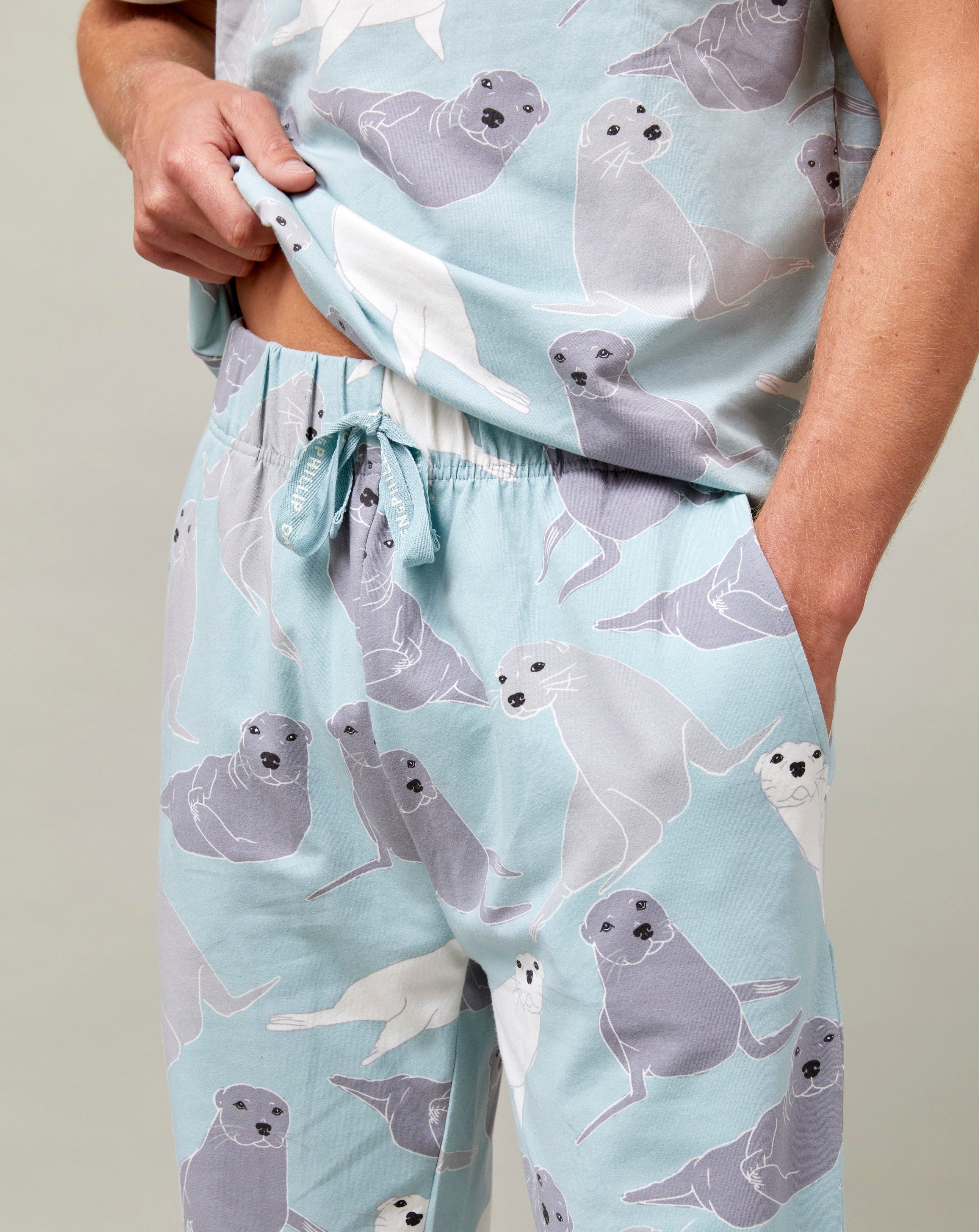 Sealy Staffies Men’s Long Pyjama Set.